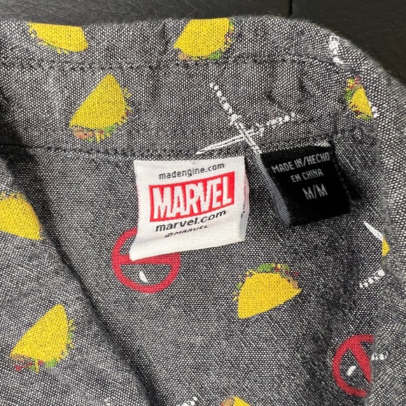 Marvel Deadpool Taco Party Woven Men’s Grey Button-Up - Size M EUC - Picture 7 of 11